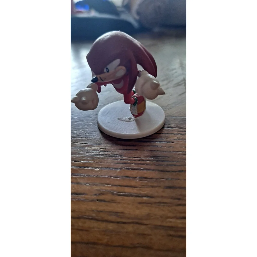 Sega Sonic The Hedgehog Mini Figure - Knuckles Figure‎ PVC on Base